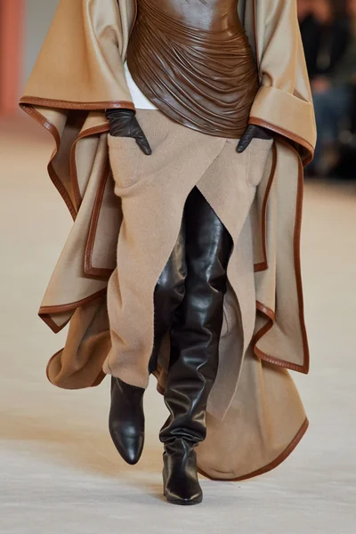 Look 14